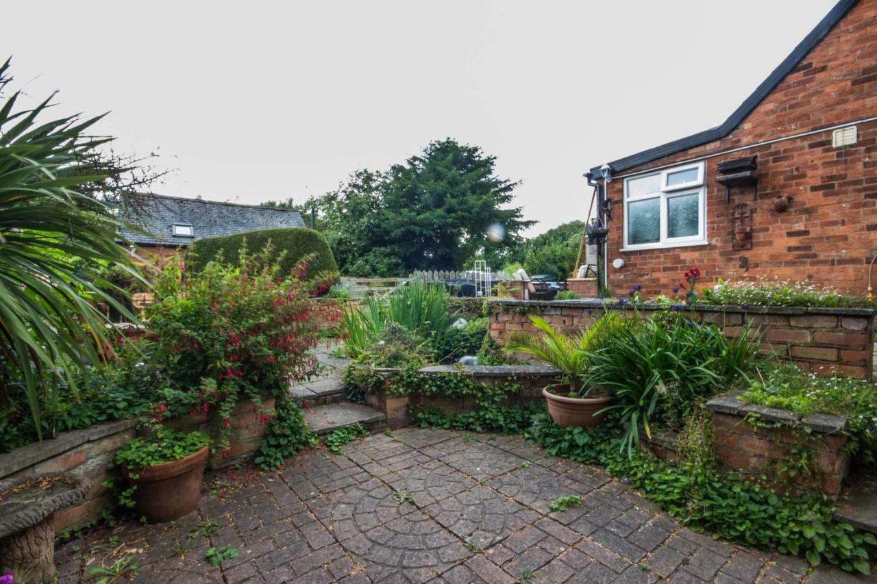 Featherbed Cottage Coventry Exteriör bild